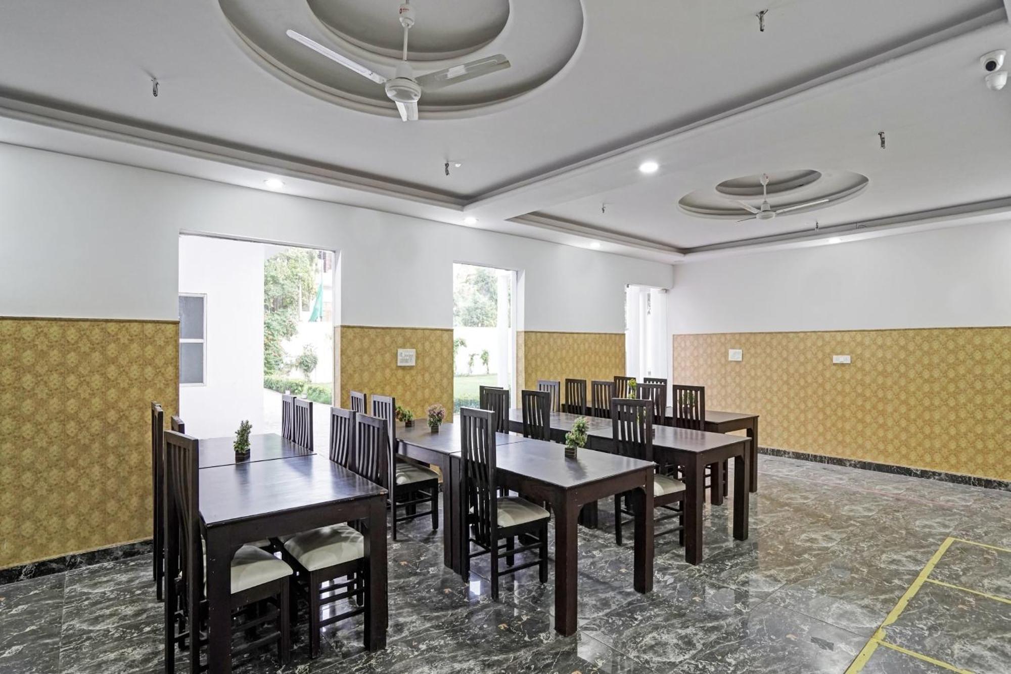 Collection O Rajvanshi Paradise Gurgaon Zewnętrze zdjęcie